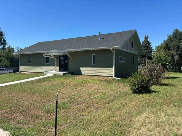 404 Dawson St, Farnam, NE 69029