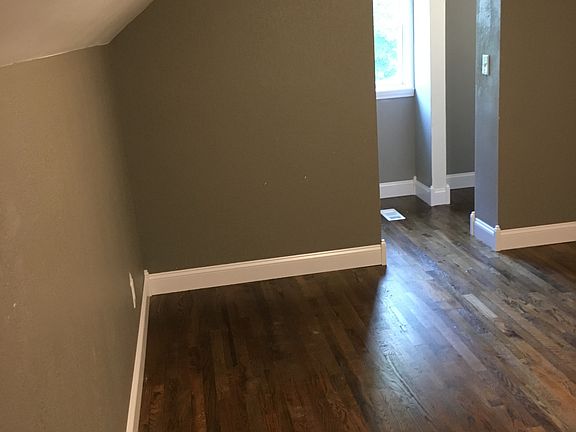 5th image of 758 W Grand Ave