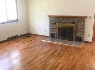 208 N Reno Ave, Haven, KS 67543