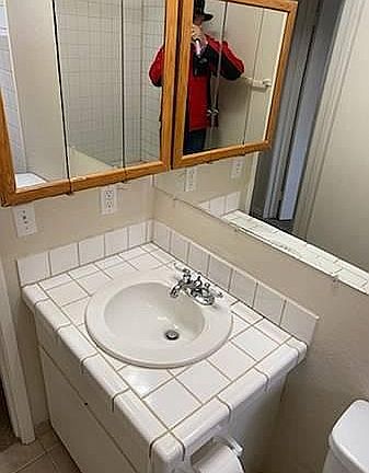 4th image of 2710 E St