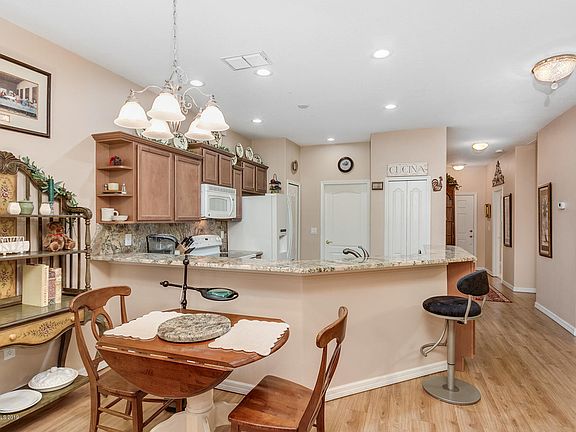 5th image of 3049 Vallejo Way