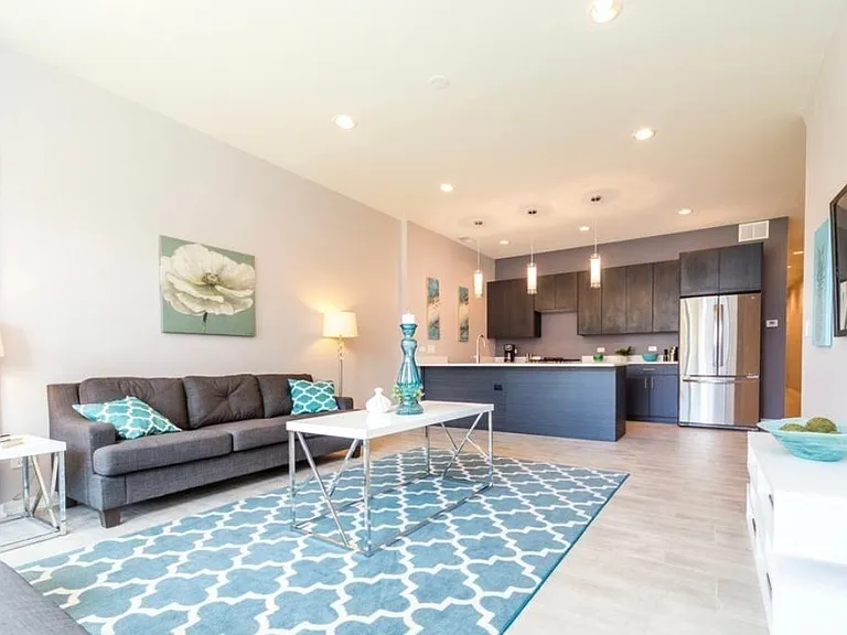 2424 W Fillmore St #1 — Photo 4