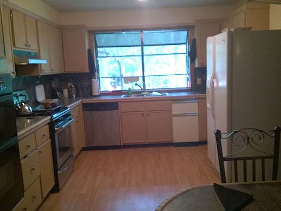 the fully equipped kitchen