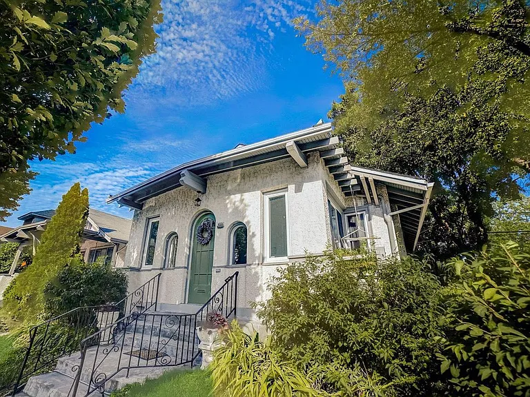 532 Carpenter Ave — Photo 1