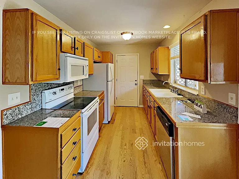 8913 W 92nd Ave — Photo 9