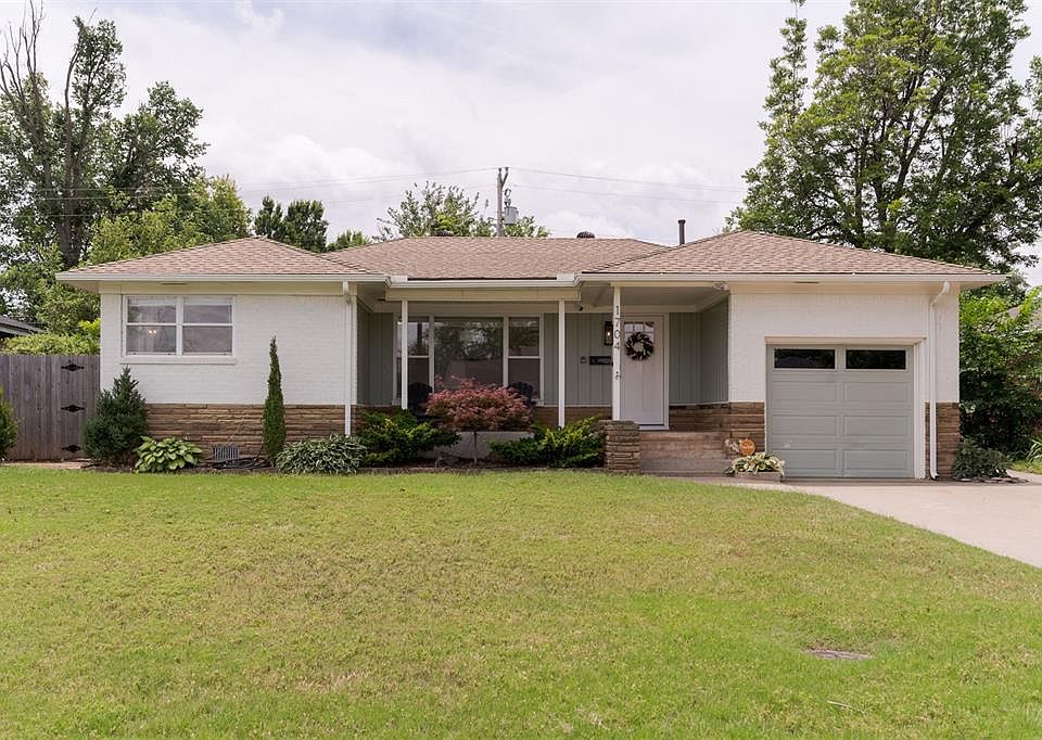 1st image of 1704 Oxford Way