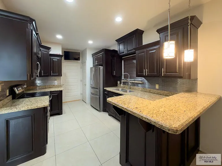 3030 Montevideo Dr — Photo 10