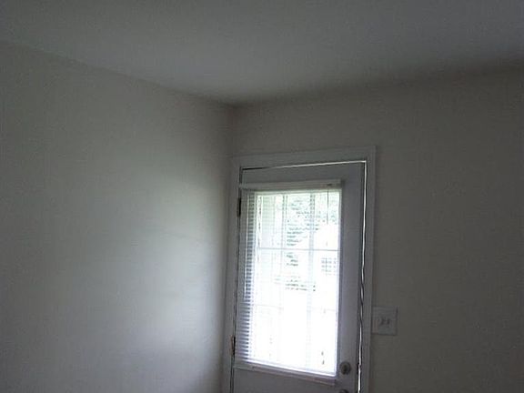 3rd image of 525 Dot Ave