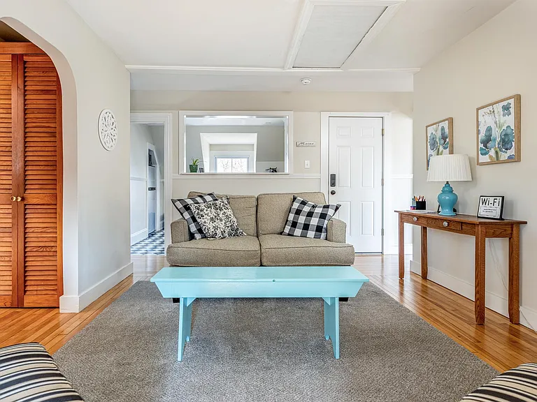 80 Roberts St #3 — Photo 5