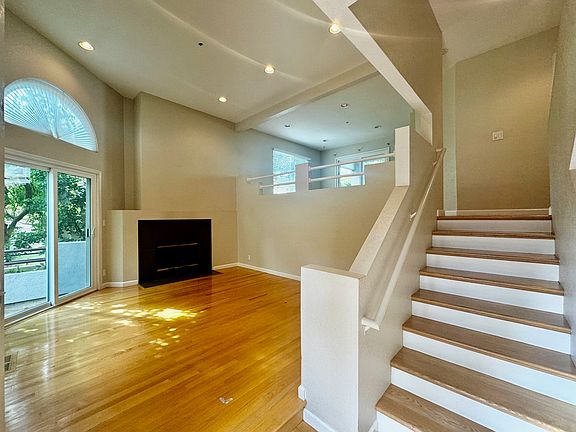 2nd image of 109 E Court Ln