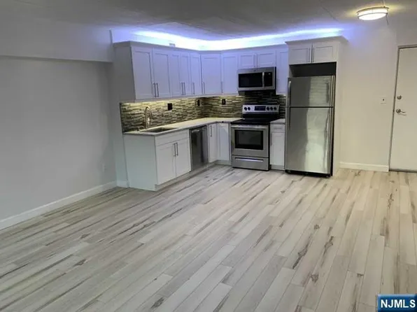 300 Lookout Ave APT B1, Hackensack, NJ 07601