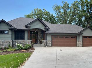 13706 Coyote Ct, Minnetonka, MN 55305