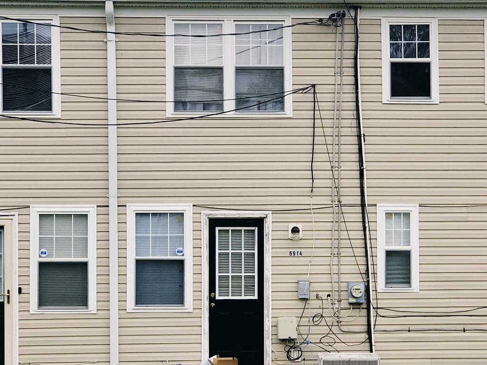 2nd image of 6914 Hawthorne St Unit 6914