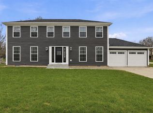 11249 Wood Creek Dr, Carmel, IN 46033