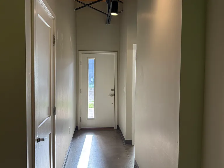 230 Leverette Ln — Photo 3