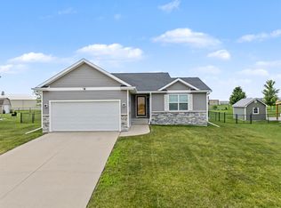 1304 NE 2nd St, Stuart, IA 50250