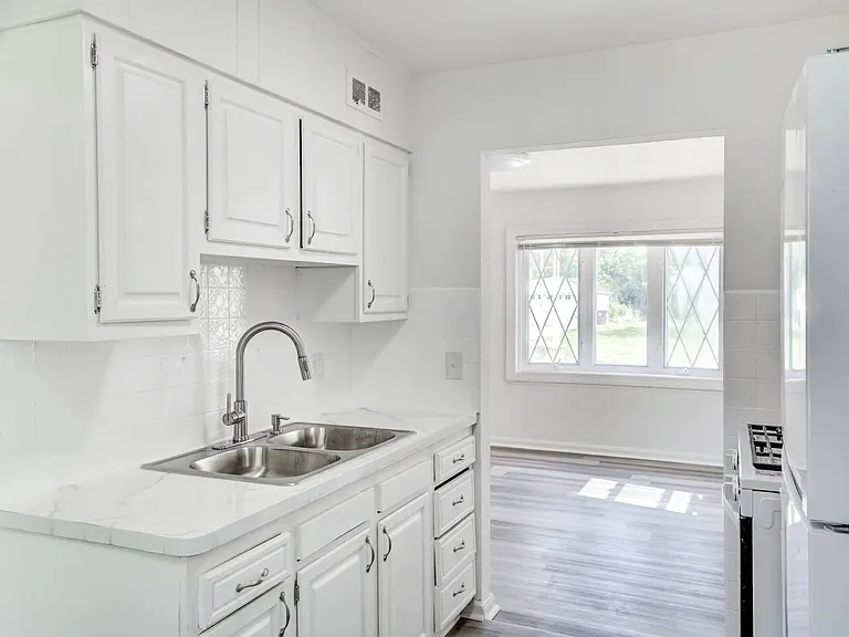 13117 Wilton Ave — Photo 11