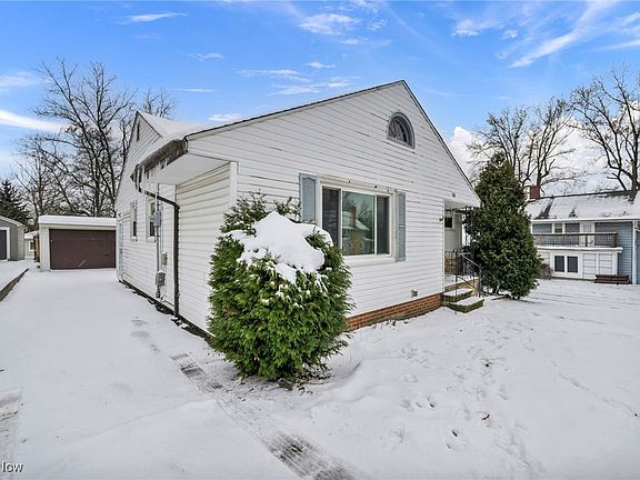4th image of 14 Ennis Ave