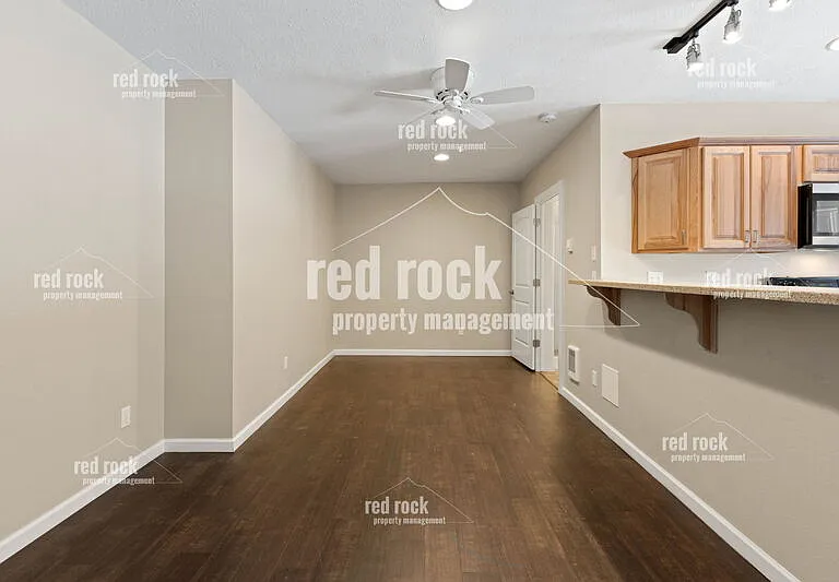 11321 E 31st Ave #B — Photo 7