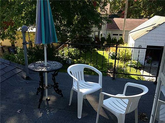 3rd image of 2909 Kenwood Blvd