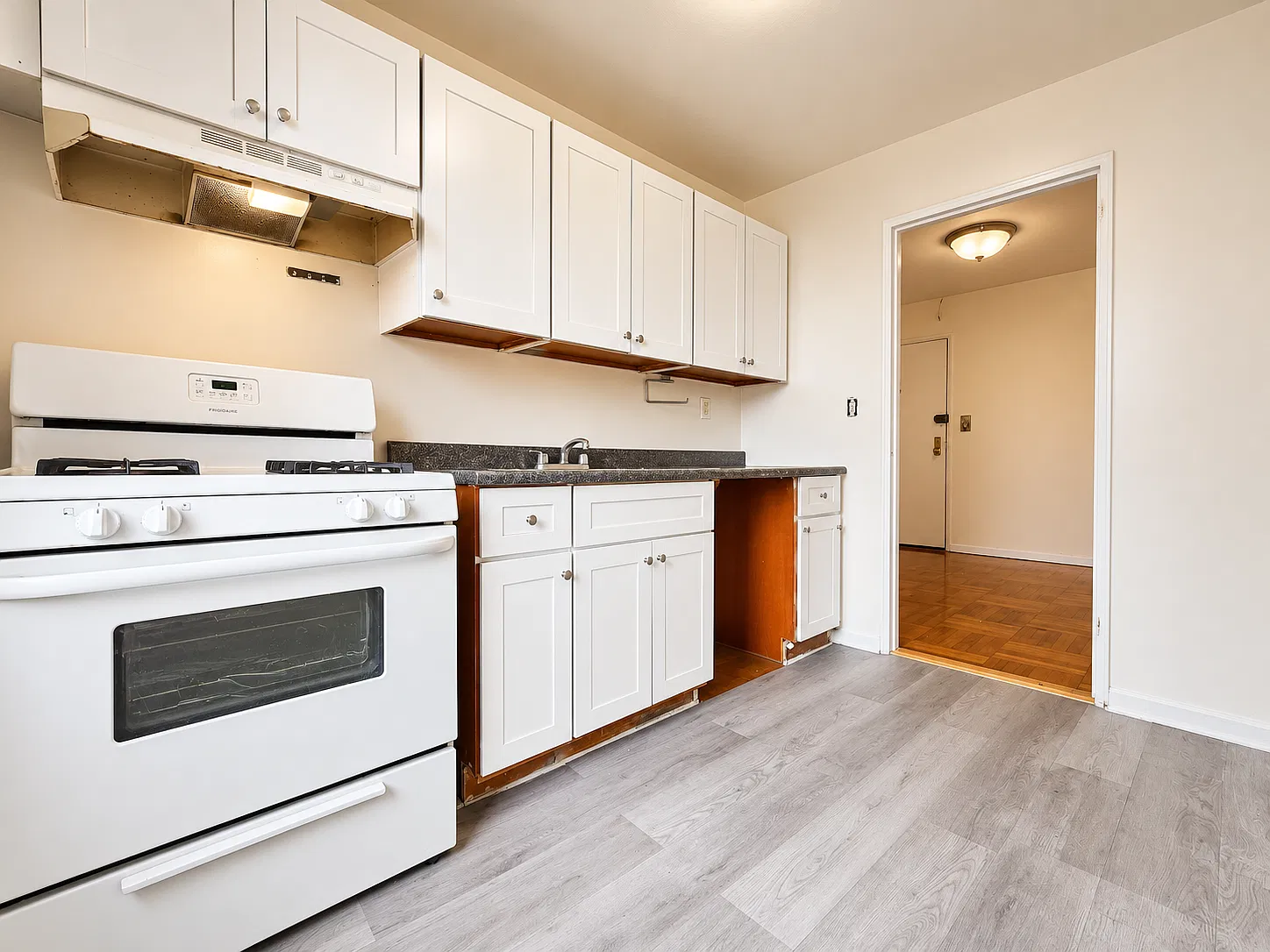 Studio, $1,751 — Photo 3