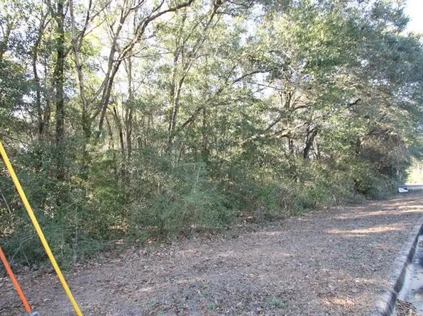 Georgia St, Crestview, FL 32536