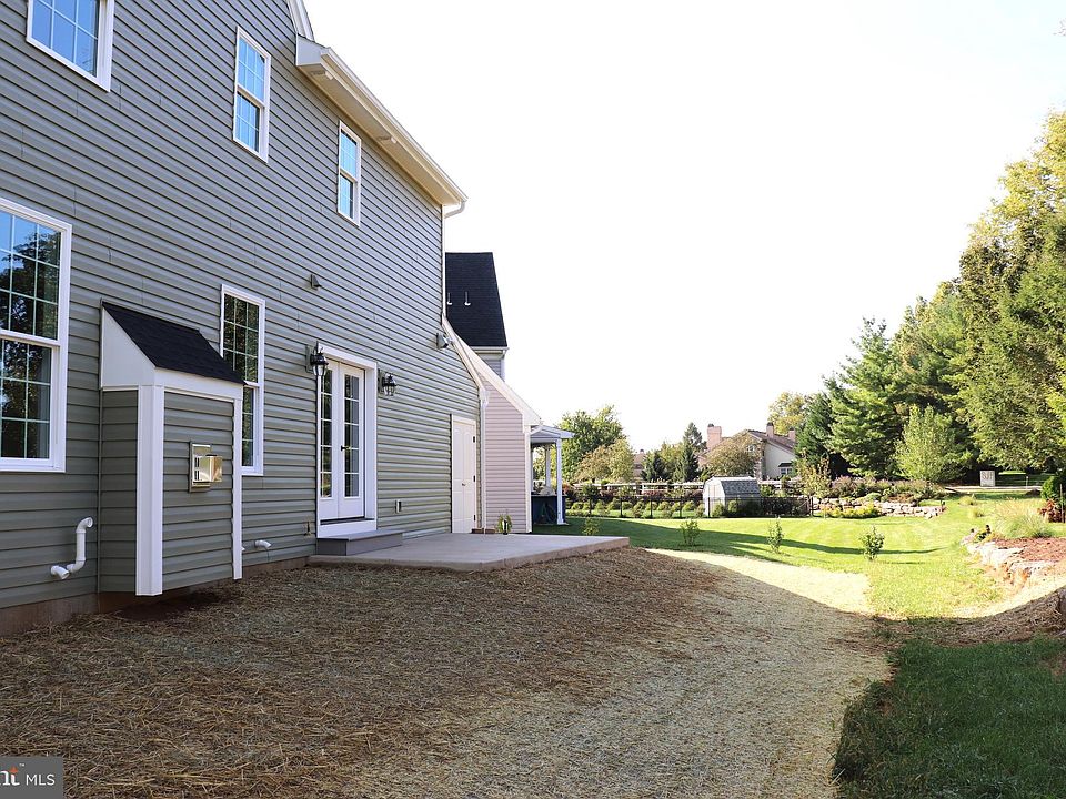 2nd image of 1016 Whitfield Dr #5