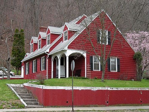 Stree view of 283 Prospect St.