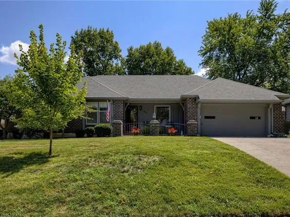 401 SW White Ridge Dr, Lees Summit, MO 64081