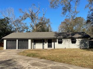 390 Bradford Dr, Beaumont, TX 77707