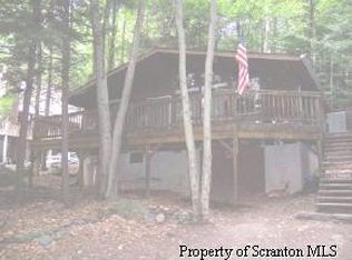 125 Beaver Lake Dr, Lake Ariel, PA 18436