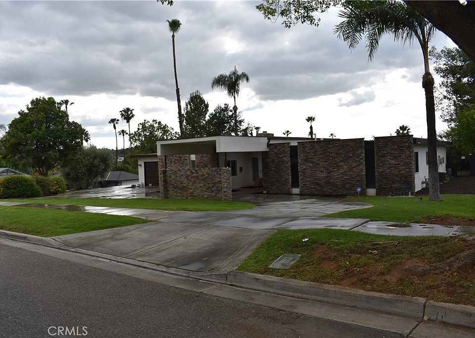 1st image of 1156 Lyndhurst Dr
