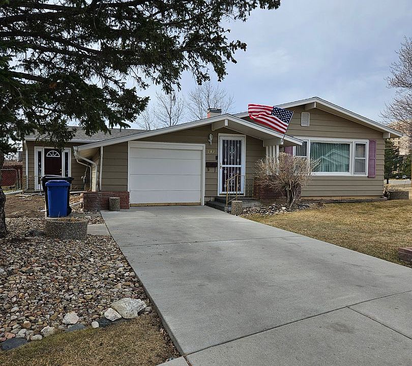 1st image of 137 Stearns Ct