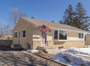 1220 Saint Albans St N, Saint Paul, MN 55117