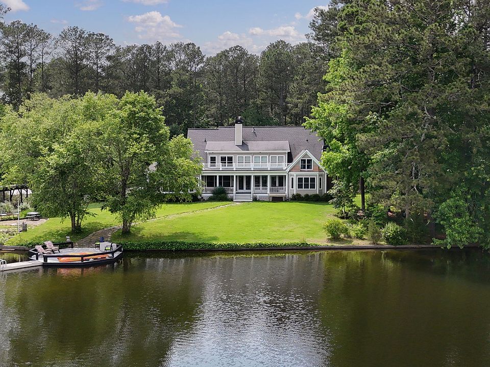 1st image of 625 W Lake Dr