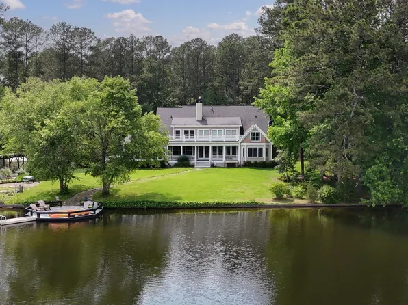 625 W Lake Dr, Oxford, GA 30054