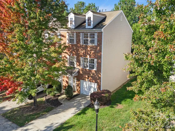 2643 Early Flight Dr, Charlotte, NC 28262