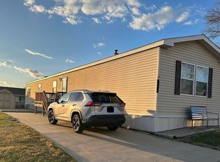2653 Garnavillo Dr, Dubuque, IA 52003