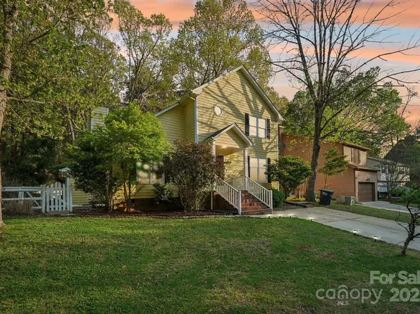 6005 Lanai Ln, Tega Cay, SC 29708