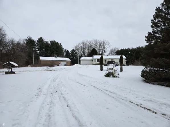 7441 Jordan Rd, Yale, MI 48097
