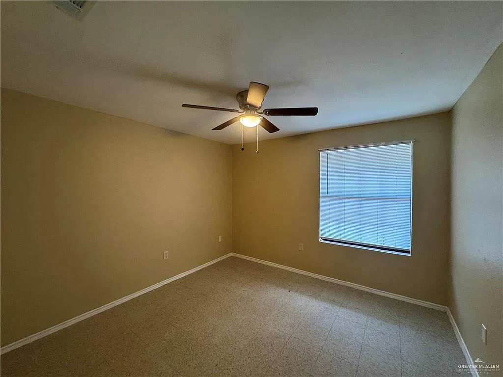 2 bed, 1.0 bath, 800 sqft, $650 — Photo 3