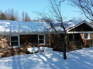 20470 Barton Rd, Pinckney, MI 48169