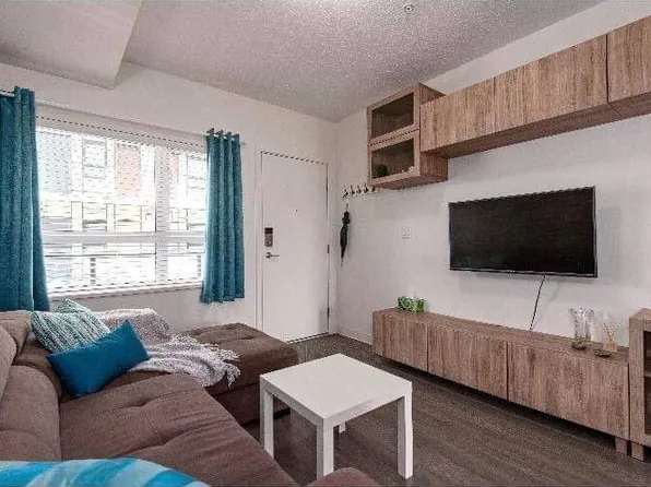 138 Hastings St E #418, Vancouver, BC V6A 0E6