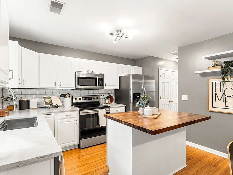 129 Towering Pine Dr — Photo 23