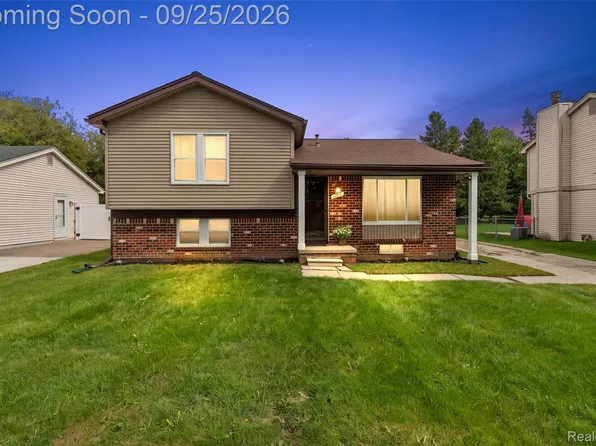 1205 Hampshire Dr, Canton, MI 48188