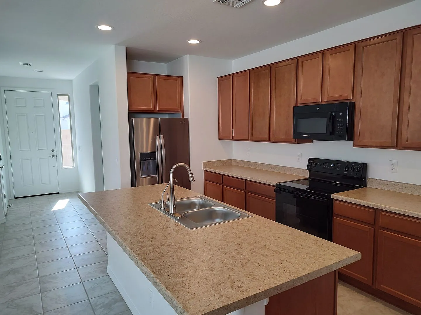 3 Bedroom - 2 Bath - 1504 Sq. Ft — Photo 4