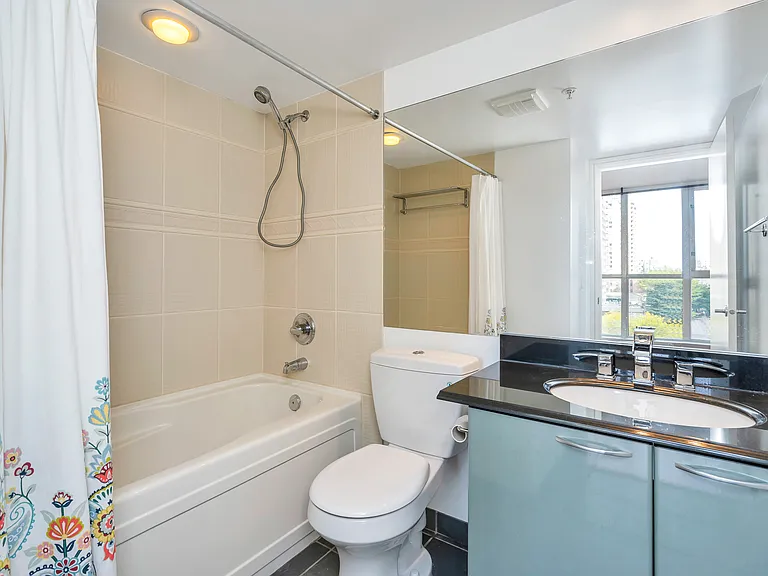 1068 Hornby St #1106 — Photo 11