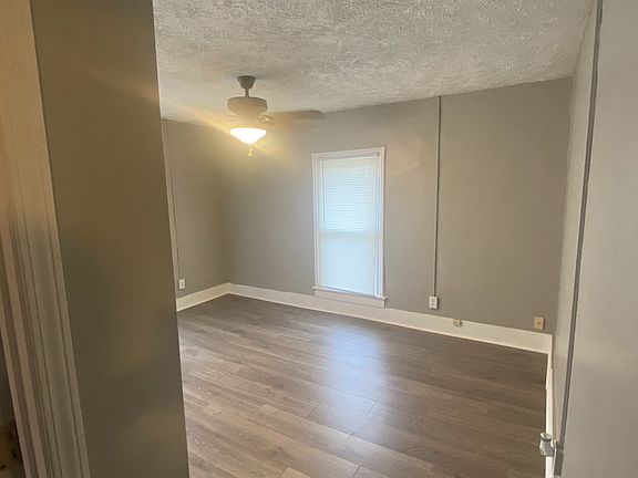3rd image of 920 E Shiawassee St #2