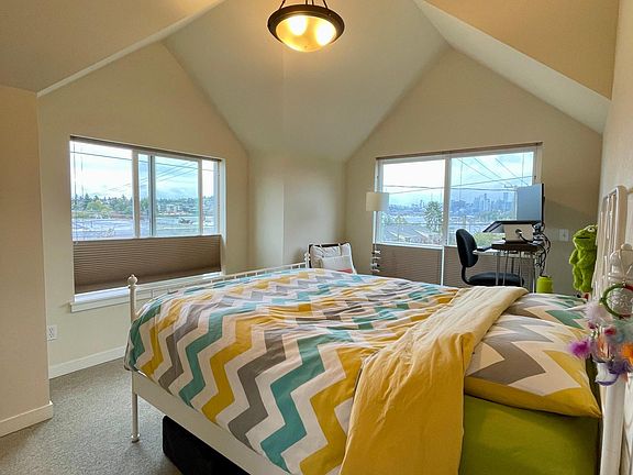 primary bedroom (south-east)