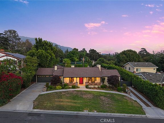 4th image of 302 Highland Pl